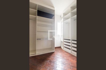 Casa de condomínio à venda com 400m², 4 quartos e 3 vagasCloset da suíte 1