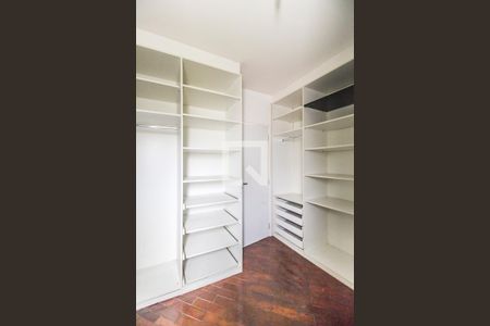 Casa de condomínio à venda com 400m², 4 quartos e 3 vagasCloset da suíte 1