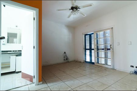 Casa à venda com 323m², 5 quartos e 3 vagasSuíte