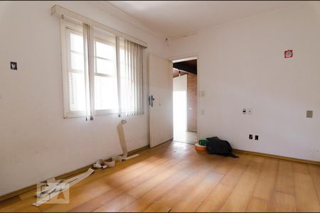 Casa à venda com 323m², 5 quartos e 3 vagasQuarto 2