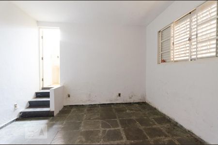 Casa à venda com 323m², 5 quartos e 3 vagasEdícula