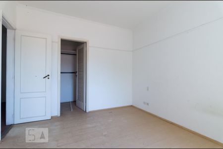 Casa à venda com 323m², 5 quartos e 3 vagasQuarto 3