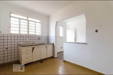 Casa à venda com 323m², 5 quartos e 3 vagasEdícula