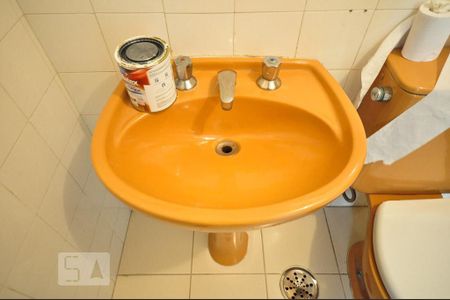 detalhe do banheiro suíte 2 de apartamento para alugar com 2 quartos, 90m² em Vila Madalena, São Paulo