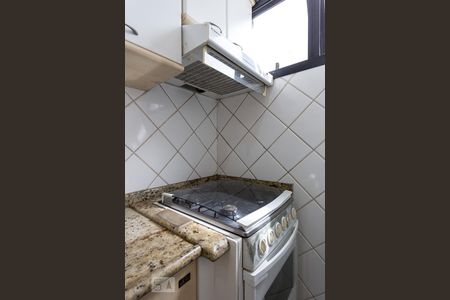 Cozinha de apartamento para alugar com 1 quarto, 65m² em Itaim Bibi, São Paulo