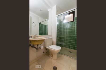 Banheiro de apartamento para alugar com 2 quartos, 80m² em Vila Suzana, São Paulo