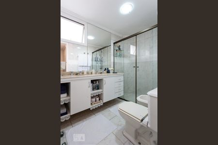 Apartamento para alugar com 152m², 3 quartos e 2 vagasBanheiro da suíte