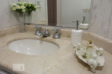 Apartamento para alugar com 152m², 3 quartos e 2 vagasBanheiro