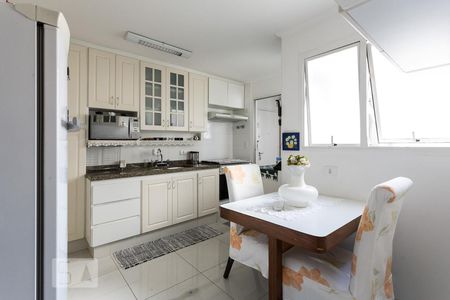Apartamento para alugar com 152m², 3 quartos e 2 vagasCozinha