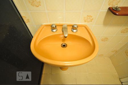 Apartamento à venda com 76m², 2 quartos e 1 vagadetalhe do banheiro