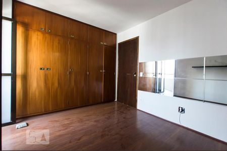 Apartamento para alugar com 100m², 3 quartos e 2 vagasSuíte
