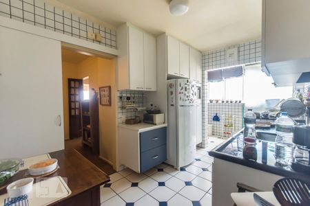 Cozinha de apartamento para alugar com 3 quartos, 101m² em Sumarezinho, São Paulo