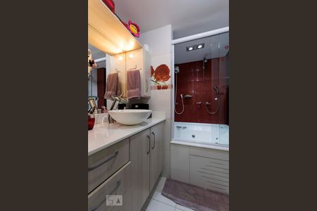 Apartamento à venda com 147m², 4 quartos e 2 vagasQuarto 4 - Suíte/ Banheiro