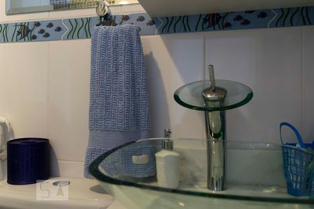 Apartamento à venda com 147m², 4 quartos e 2 vagasQuarto 3 - Suíte/ Banheiro (Torneira)