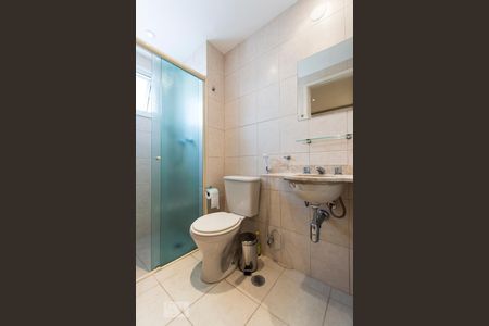 Banheiro da suíte de apartamento para alugar com 1 quarto, 55m² em Vila Suzana, São Paulo