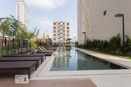 Studio à venda com 28m², 1 quarto e 1 vaga Studio à venda com 28m², 1 quarto e 1 vagaPiscina