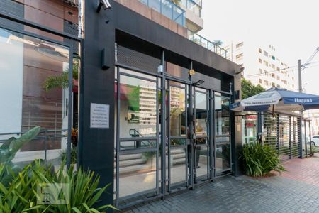 Studio à venda com 28m², 1 quarto e 1 vaga Studio à venda com 28m², 1 quarto e 1 vagaFachada