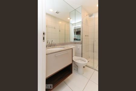 Studio à venda com 28m², 1 quarto e 1 vaga Studio à venda com 28m², 1 quarto e 1 vagaBanheiro