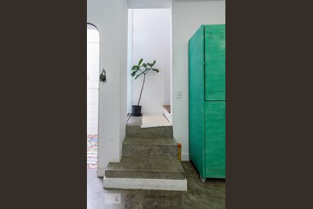 Casa à venda com 81m², 1 quarto e sem vagaEscada