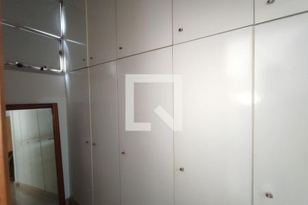 Apartamento à venda com 452m², 5 quartos e 2 vagasCloset da Suíte