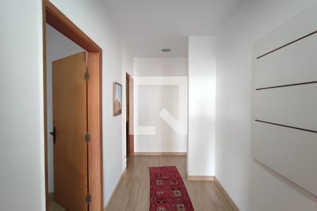 Corredor Quartos de apartamento à venda com 5 quartos, 452m² em Cambuí, Campinas