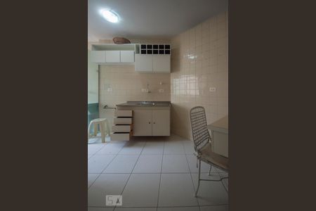 Cozinha de apartamento para alugar com 1 quarto, 44m² em Campo Belo, São Paulo