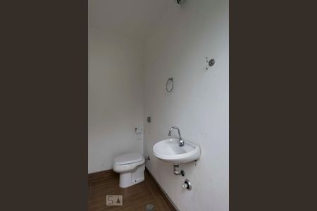 Apartamento à venda com 550m², 4 quartos e 2 vagasFundos (Banheiro 1)