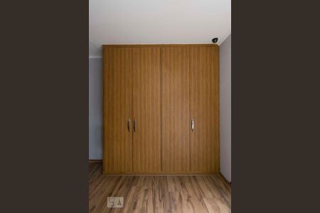 Apartamento à venda com 550m², 4 quartos e 2 vagasQuarto 2 (Armários)