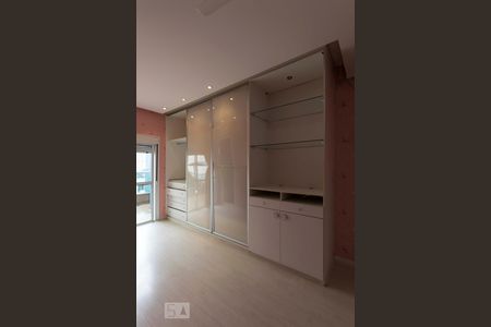 Apartamento à venda com 550m², 4 quartos e 2 vagasQuarto 3 - Suíte (Armários)