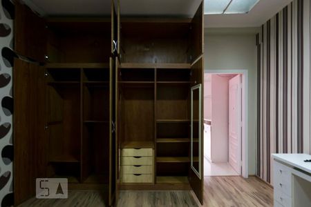 Apartamento à venda com 550m², 4 quartos e 2 vagasQuarto 3 - Suíte (Armários)