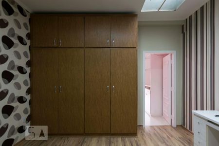 Apartamento à venda com 550m², 4 quartos e 2 vagasQuarto 3 - Suíte (Armários)