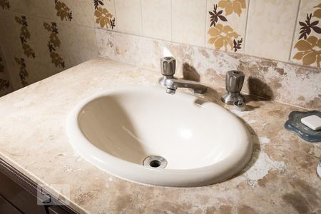 Banheiro de apartamento para alugar com 2 quartos, 75m² em Moema, São Paulo