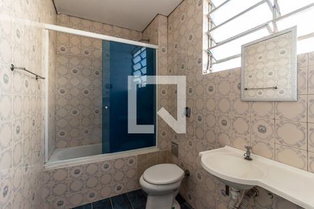 Banheiro de kitnet/studio para alugar com 1 quarto, 32m² em República, São Paulo