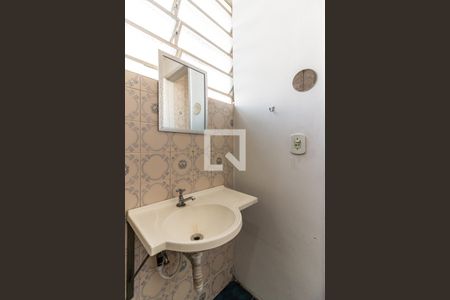 Banheiro de kitnet/studio para alugar com 1 quarto, 30m² em República, São Paulo