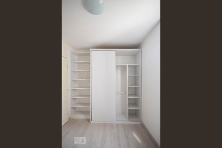 Apartamento à venda com 64m², 2 quartos e 1 vagaArmário da Suíte 