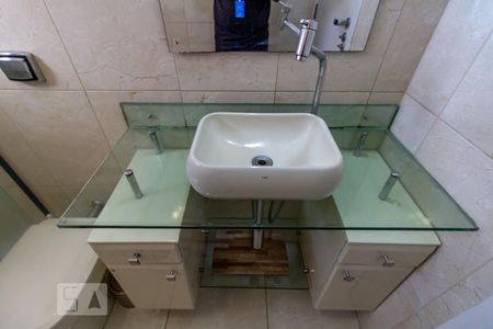 Apartamento para alugar com 75m², 2 quartos e sem vagaBanheiro