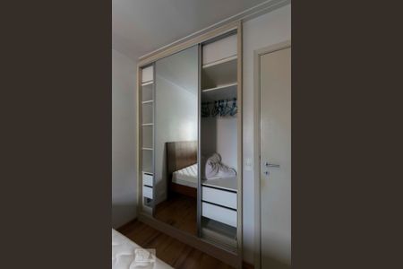 Apartamento para alugar com 50m², 2 quartos e 1 vagaQuarto 2 (Armários)