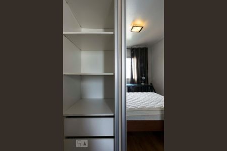 Apartamento para alugar com 50m², 2 quartos e 1 vagaQuarto 2 (Armários)