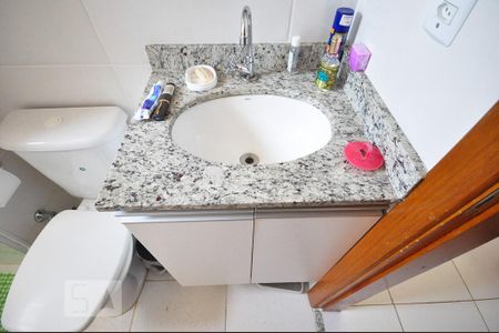 Apartamento para alugar com 55m², 2 quartos e sem vagadetalhe do banheiro