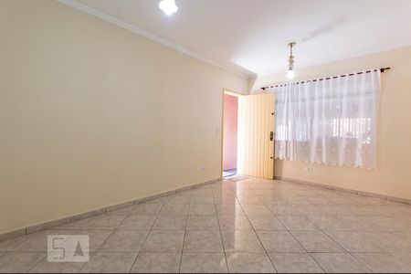 Casa para alugar com 130m², 3 quartos e 2 vagasSala