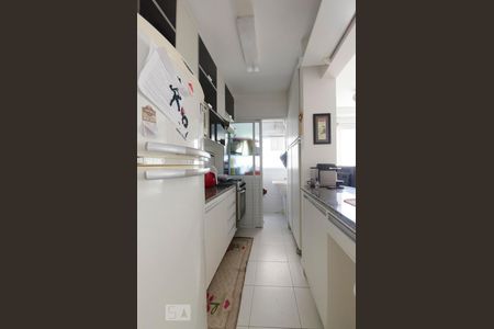 Cozinha de apartamento para alugar com 2 quartos, 60m² em Vila Anglo Brasileira, São Paulo