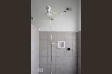 Banheiro de kitnet/studio para alugar com 1 quarto, 30m² em Higienópolis, São Paulo