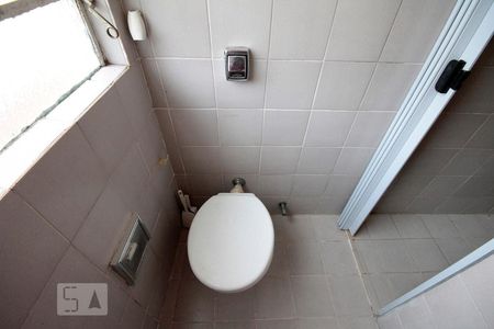 Banheiro de kitnet/studio para alugar com 1 quarto, 30m² em Higienópolis, São Paulo