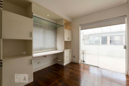 Apartamento à venda com 260m², 4 quartos e 5 vagasCobertura - Quarto 3