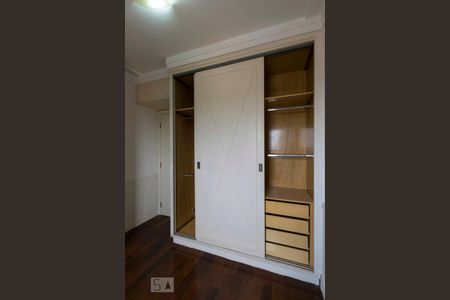 Apartamento à venda com 260m², 4 quartos e 5 vagasQuarto 1 