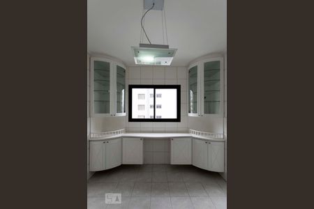 Apartamento à venda com 260m², 4 quartos e 5 vagasCozinha 