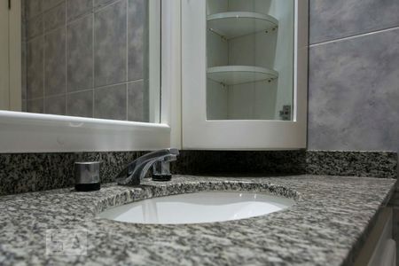 Apartamento à venda com 260m², 4 quartos e 5 vagasBanheiro do Quarto 2