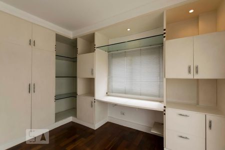 Apartamento à venda com 260m², 4 quartos e 5 vagasCobertura - Quarto 3 (Armários)