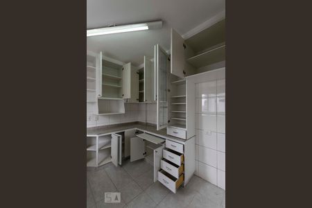 Apartamento à venda com 260m², 4 quartos e 5 vagasCozinha 