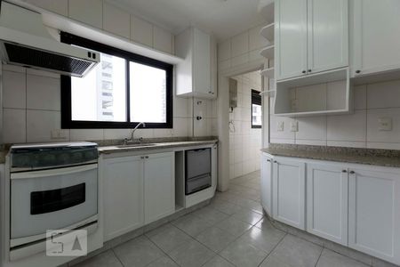 Apartamento à venda com 260m², 4 quartos e 5 vagasCozinha